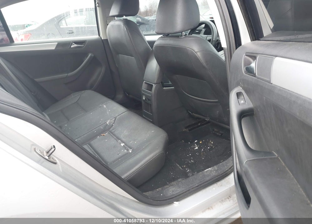 2011 VOLKSWAGEN JETTA 2.5L SEL VIN: 3VWLZ7AJ4BM354653