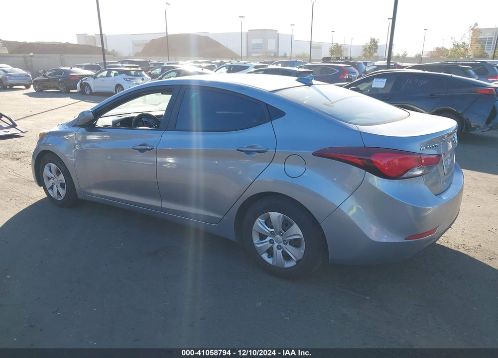 2016 HYUNDAI ELANTRA SE VIN: 5NPDH4AE6GH706494