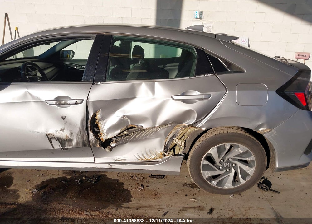 2018 HONDA CIVIC LX VIN: SHHFK7H2XJU426363