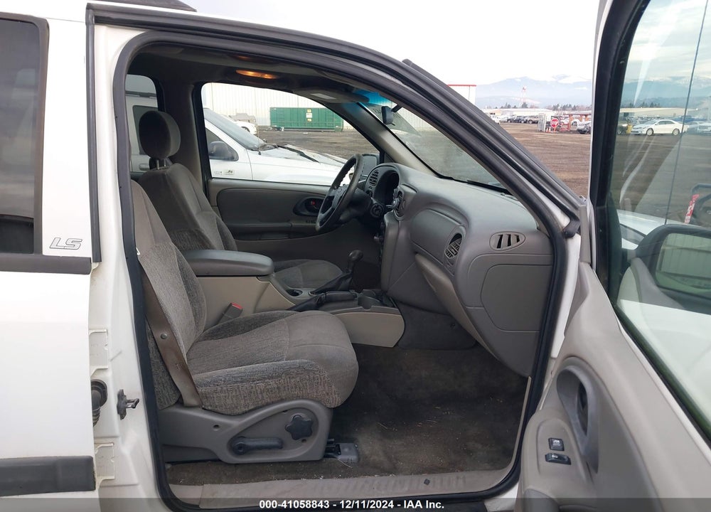 2003 CHEVROLET TRAILBLAZER LS VIN: 1GNDT13S432402065