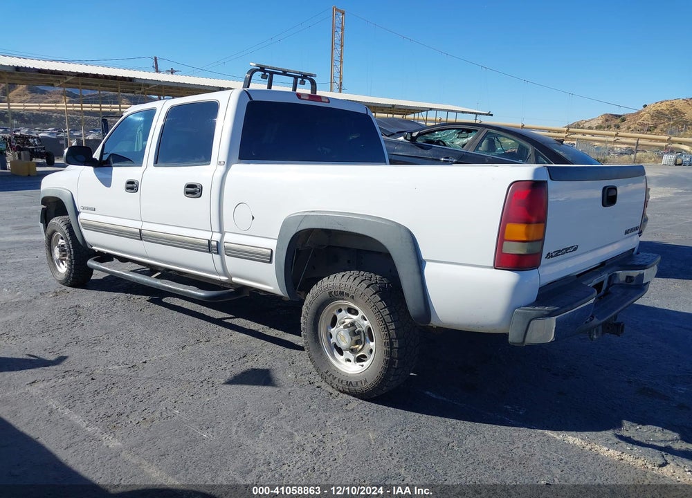 2002 CHEVROLET SILVERADO 2500HD LS VIN: 1GCHC23G22F130893