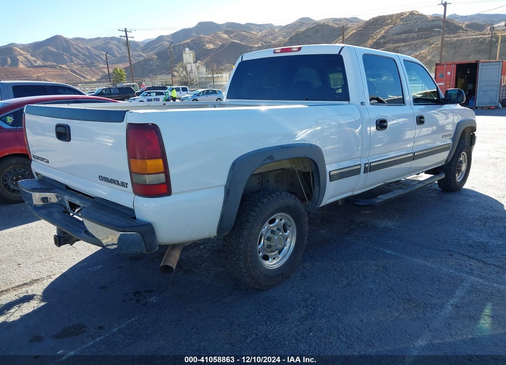2002 CHEVROLET SILVERADO 2500HD LS VIN: 1GCHC23G22F130893