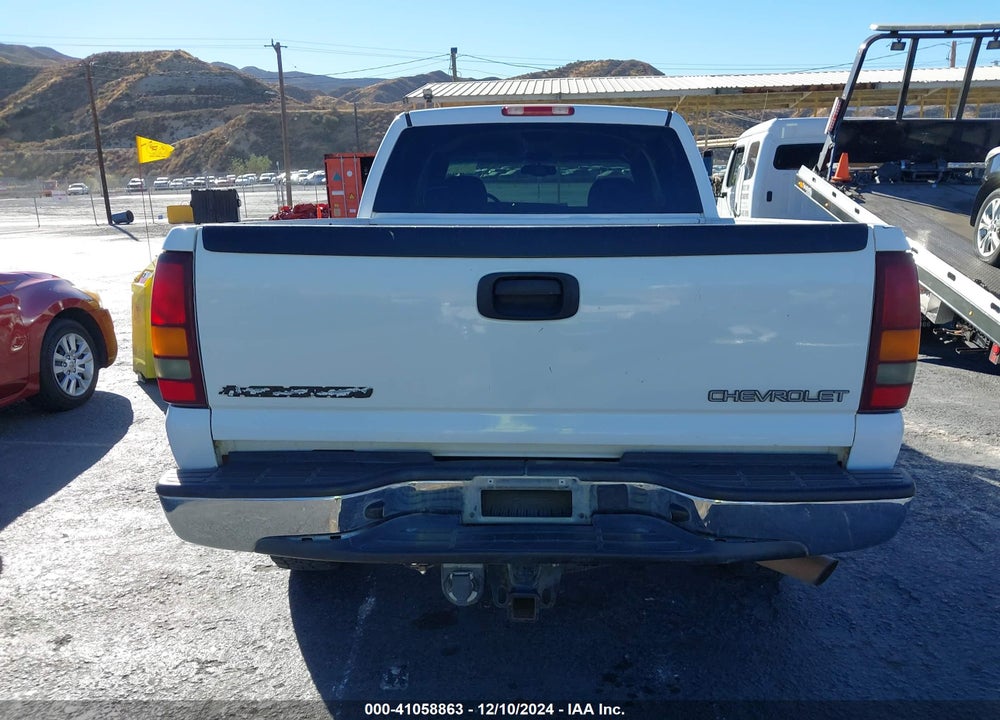 2002 CHEVROLET SILVERADO 2500HD LS VIN: 1GCHC23G22F130893