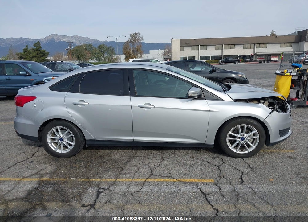 2015 FORD FOCUS SE VIN: 1FADP3F23FL205560