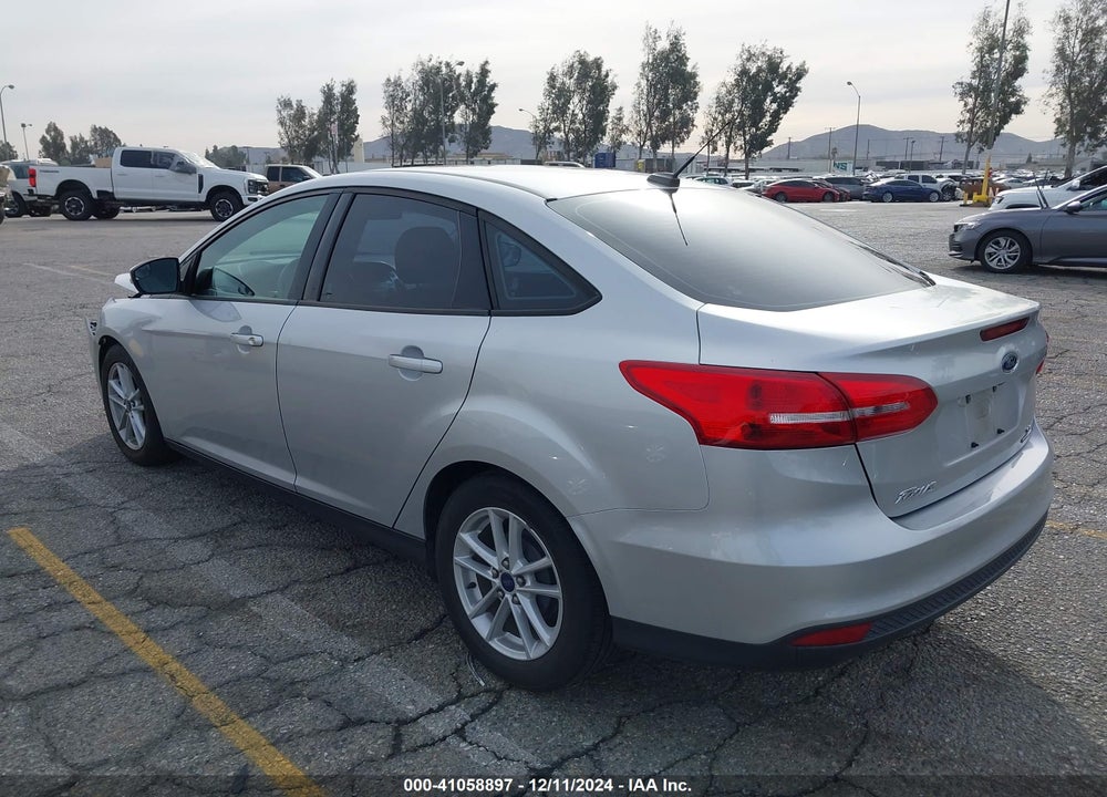 2015 FORD FOCUS SE VIN: 1FADP3F23FL205560