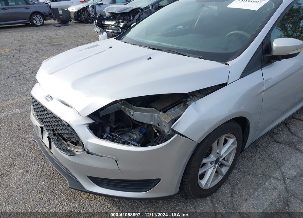 2015 FORD FOCUS SE VIN: 1FADP3F23FL205560