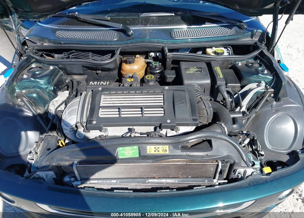 2008 MINI COOPER S VIN: WMWRH33538TU81295