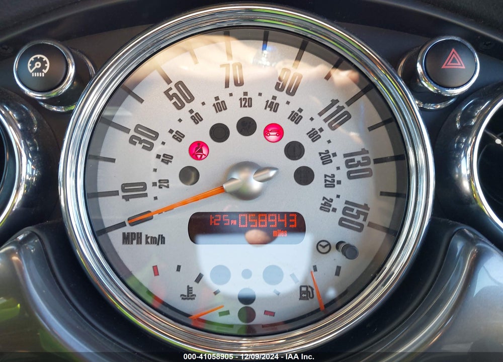 2008 MINI COOPER S VIN: WMWRH33538TU81295