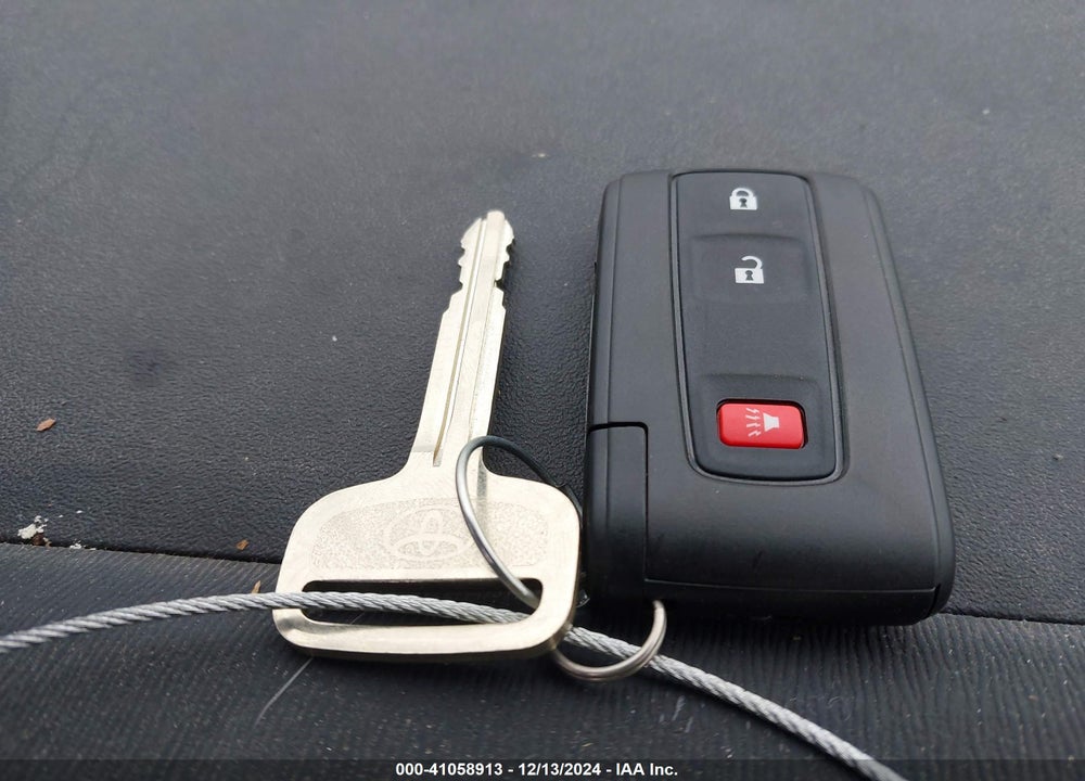 2008 TOYOTA PRIUS TOURING VIN: JTDKB20U083324030