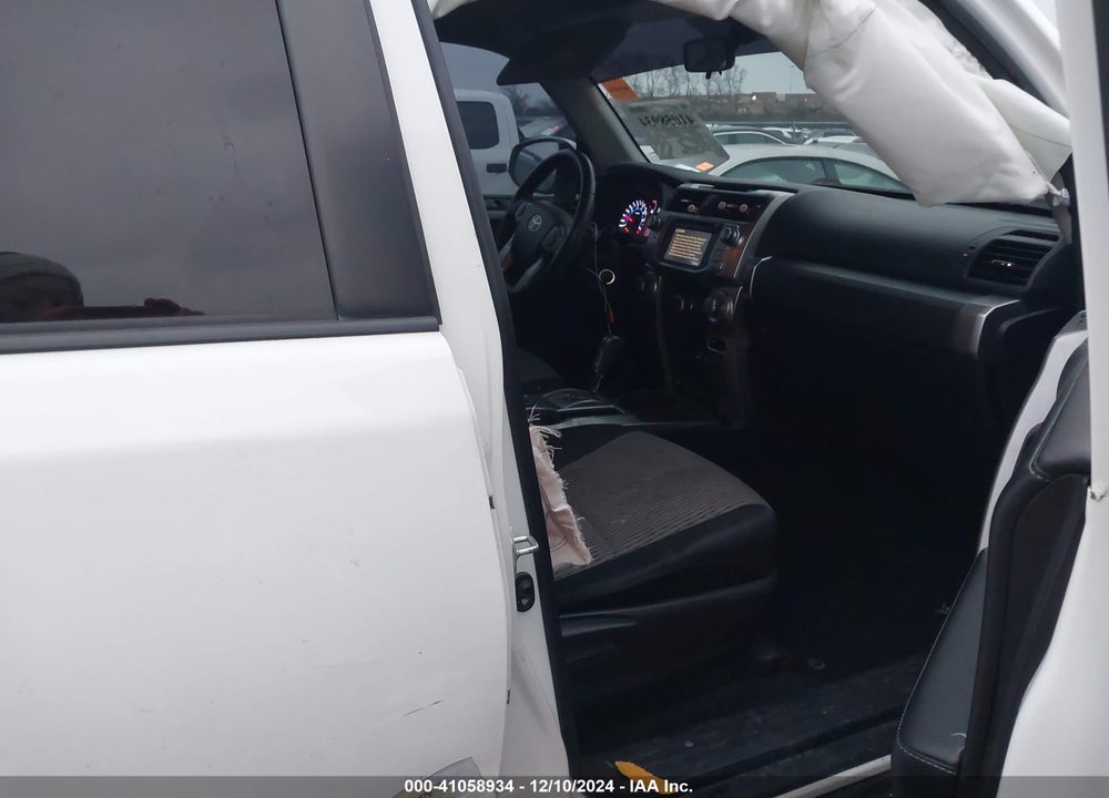 2014 TOYOTA 4RUNNER SR5 VIN: JTEZU5JR5E5083985
