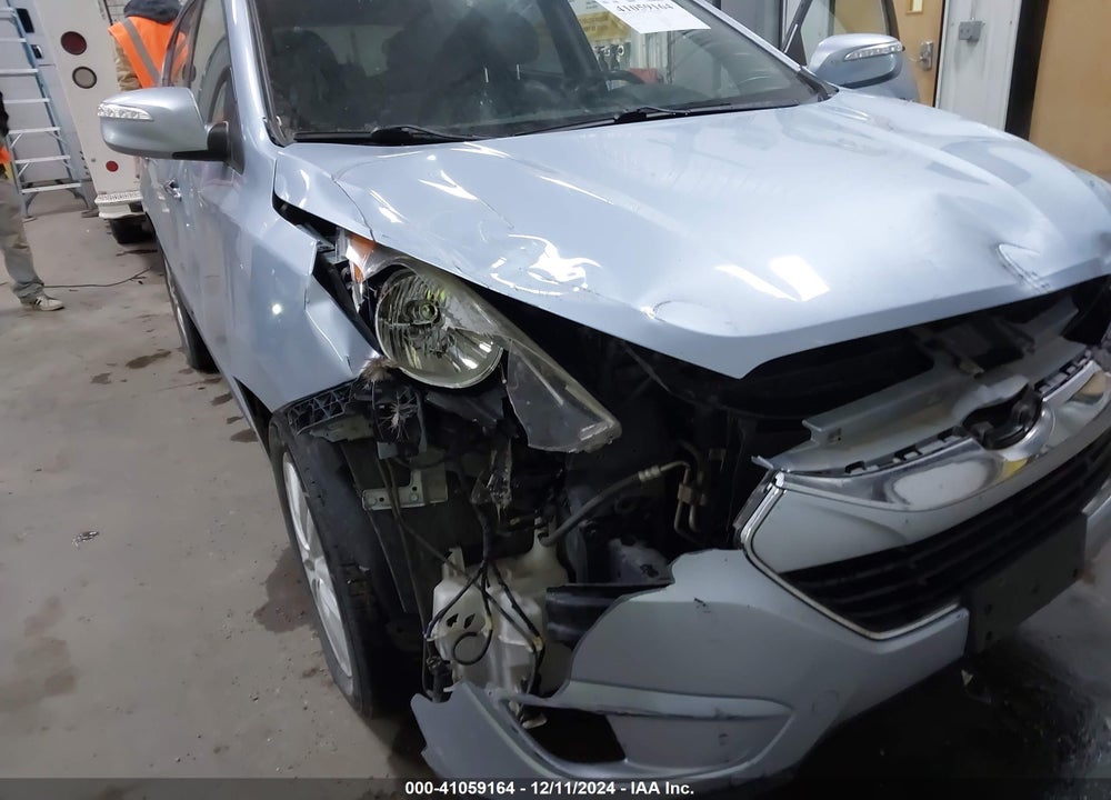 2010 HYUNDAI TUCSON LIMITED VIN: KM8JUCAC2AU082936