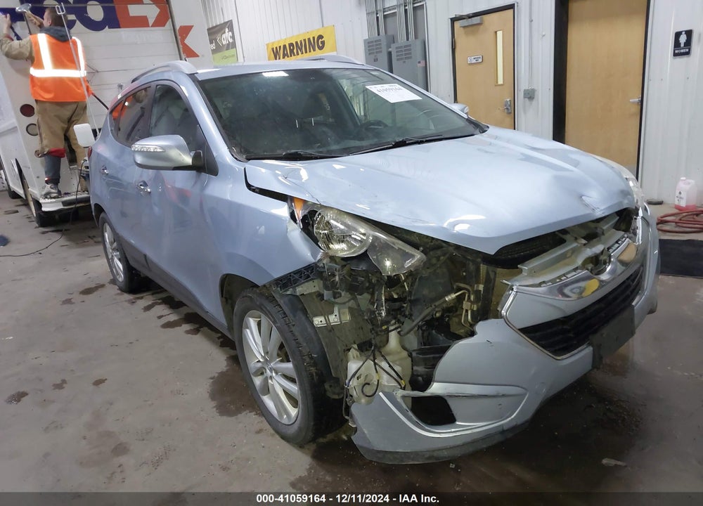 2010 HYUNDAI TUCSON LIMITED VIN: KM8JUCAC2AU082936