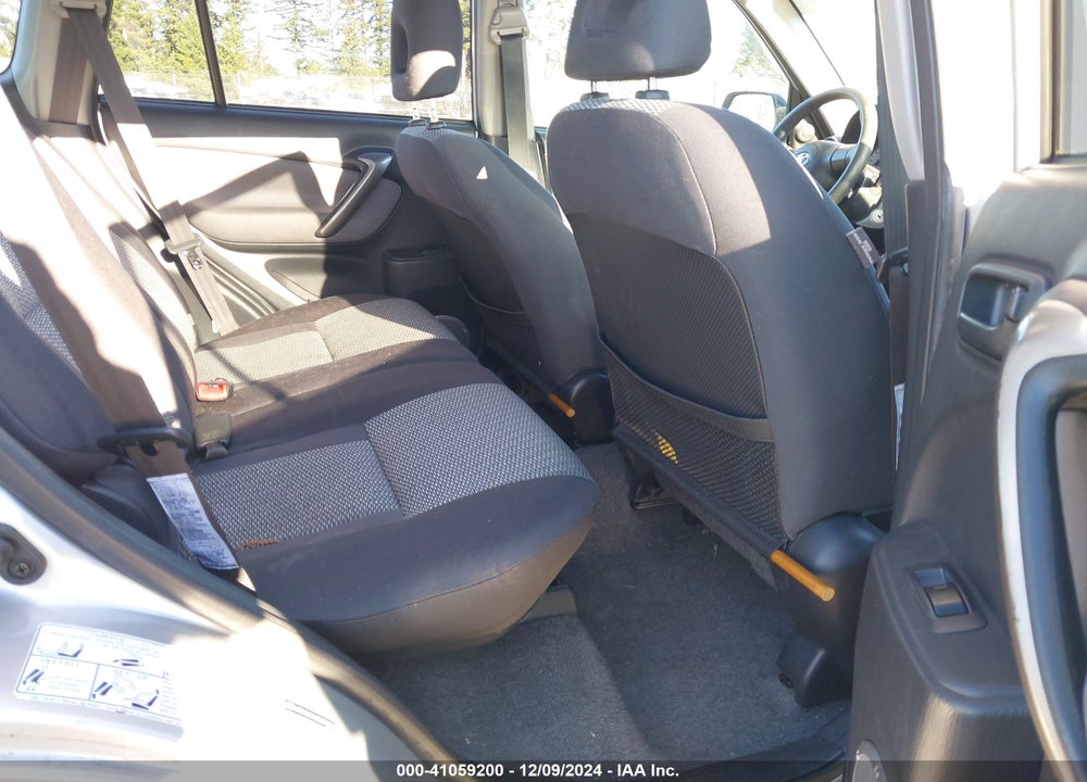 2005 TOYOTA RAV4 VIN: JTEGD20V250072394