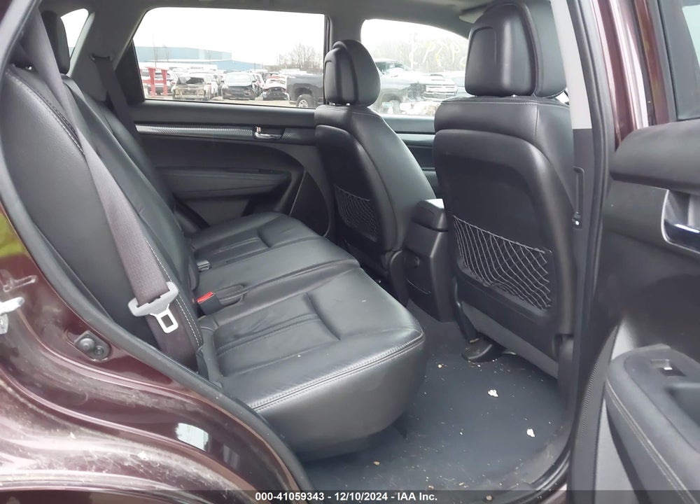 2011 KIA SORENTO SX V6 VIN: 5XYKW4A20BG147124
