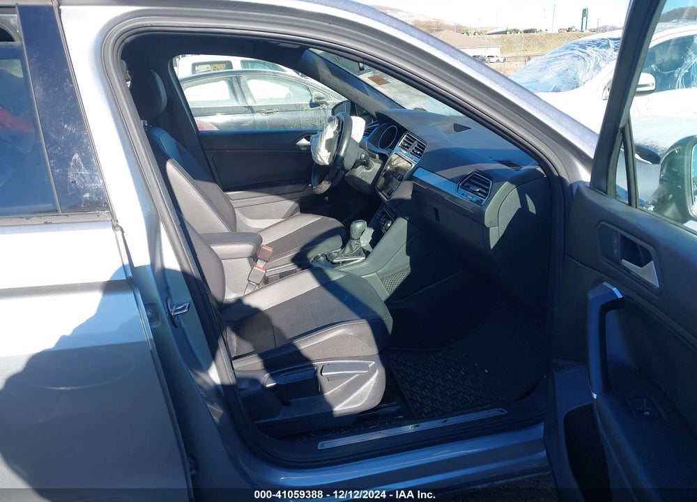 2020 VOLKSWAGEN TIGUAN VIN: 3VV2B7AXXLM113951