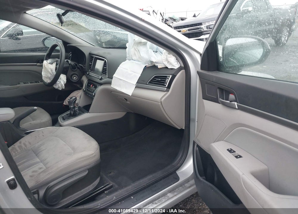 2018 HYUNDAI ELANTRA SEL VIN: 5NPD84LF8JH259468