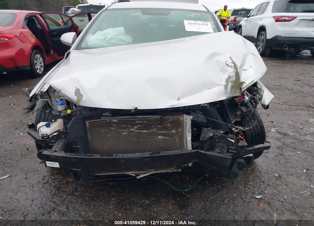 2018 HYUNDAI ELANTRA SEL VIN: 5NPD84LF8JH259468
