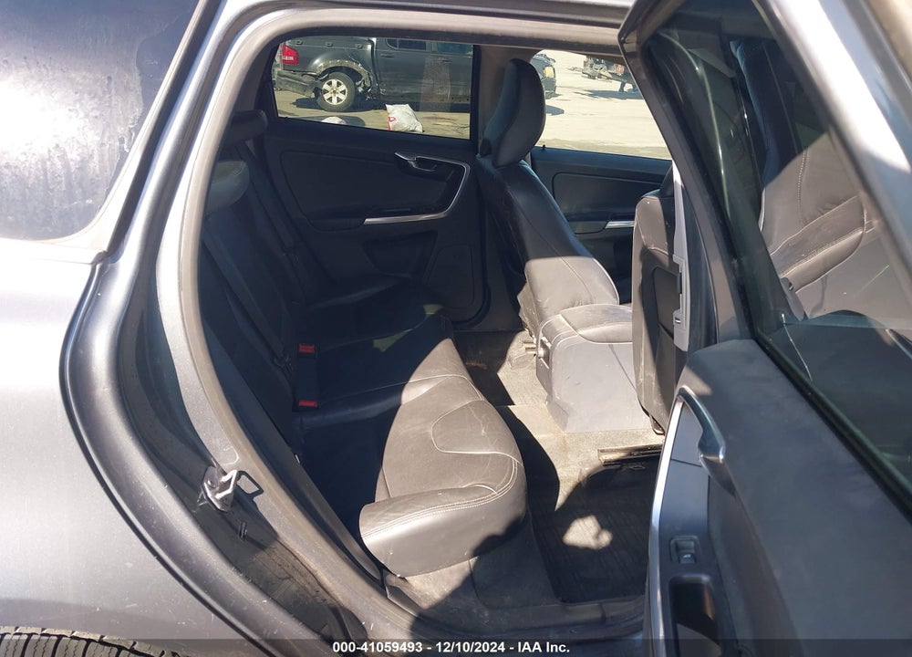 2016 VOLVO XC60 T5 DRIVE-E PREMIER VIN: YV440MDK8G2789546