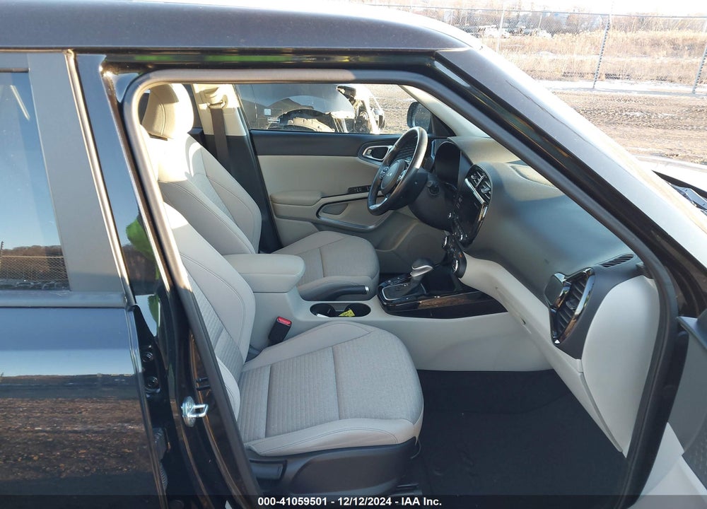 2023 KIA SOUL VIN: KNDJ33AU0P7843311