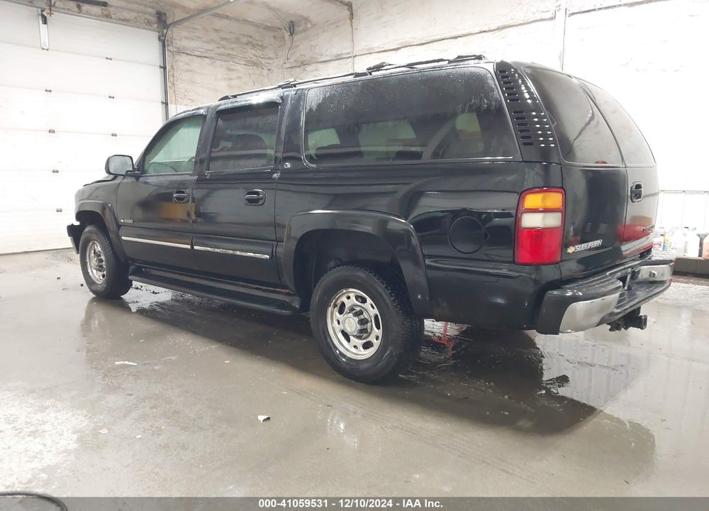 2000 CHEVROLET SUBURBAN 2500 LS VIN: 3GNGK26U0YG176754