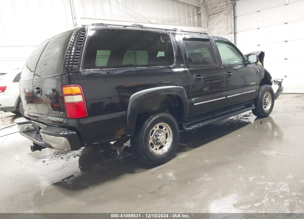 2000 CHEVROLET SUBURBAN 2500 LS VIN: 3GNGK26U0YG176754