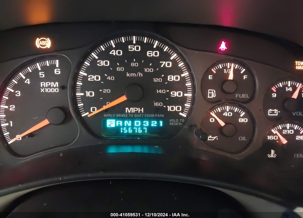 2000 CHEVROLET SUBURBAN 2500 LS VIN: 3GNGK26U0YG176754