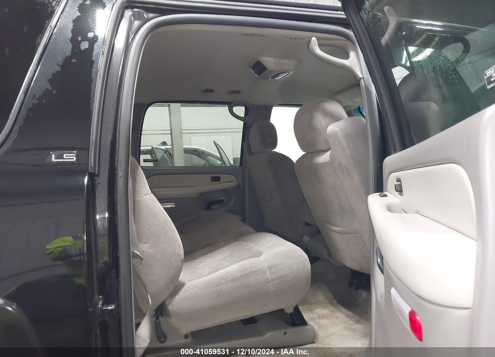2000 CHEVROLET SUBURBAN 2500 LS VIN: 3GNGK26U0YG176754