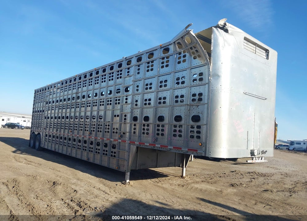 2013 WILSON TRAILER CO LIVESTOCK SEMI TRAILER VIN: 1W16482A8D5543890
