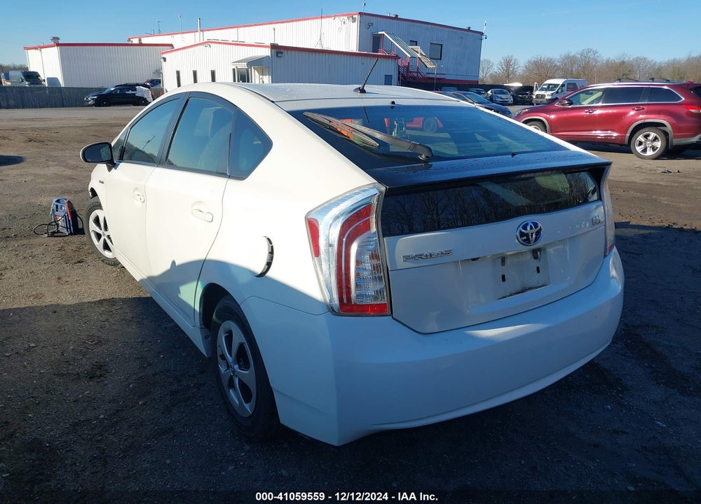 2015 TOYOTA PRIUS TWO VIN: JTDKN3DU1F0401235