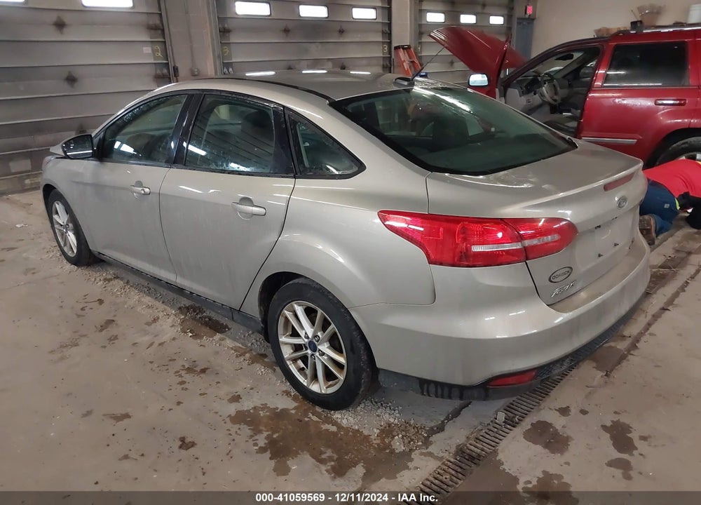 2015 FORD FOCUS SE VIN: 1FADP3F2XFL239320