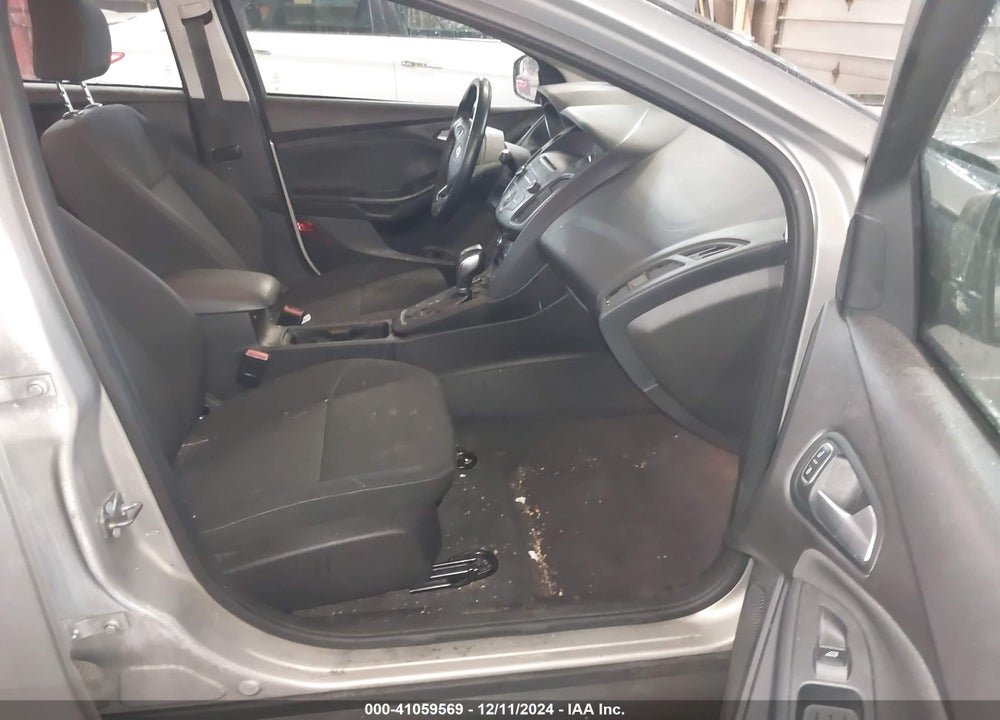 2015 FORD FOCUS SE VIN: 1FADP3F2XFL239320