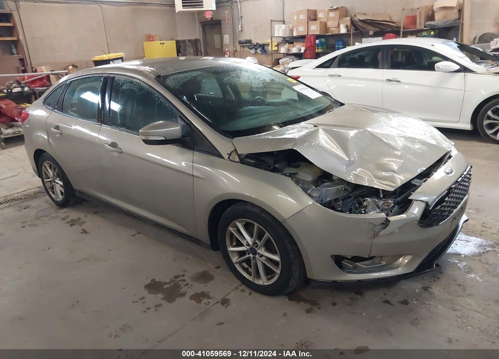 2015 FORD FOCUS SE VIN: 1FADP3F2XFL239320