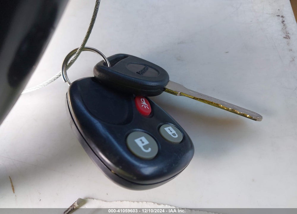 2005 GMC YUKON VIN: 1GKEK13T75R275240