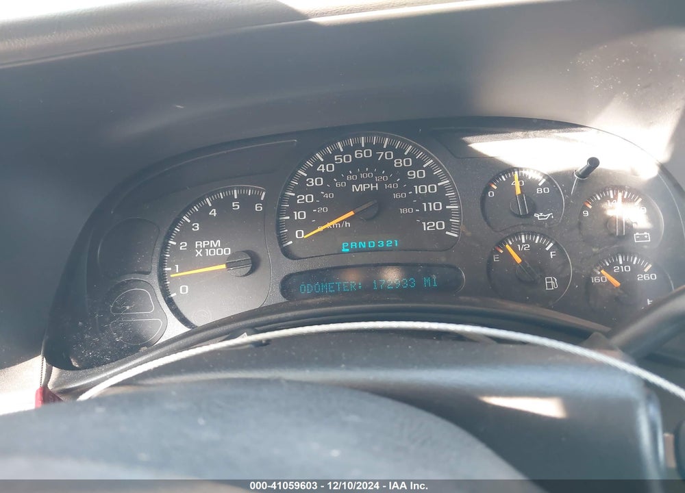 2005 GMC YUKON VIN: 1GKEK13T75R275240