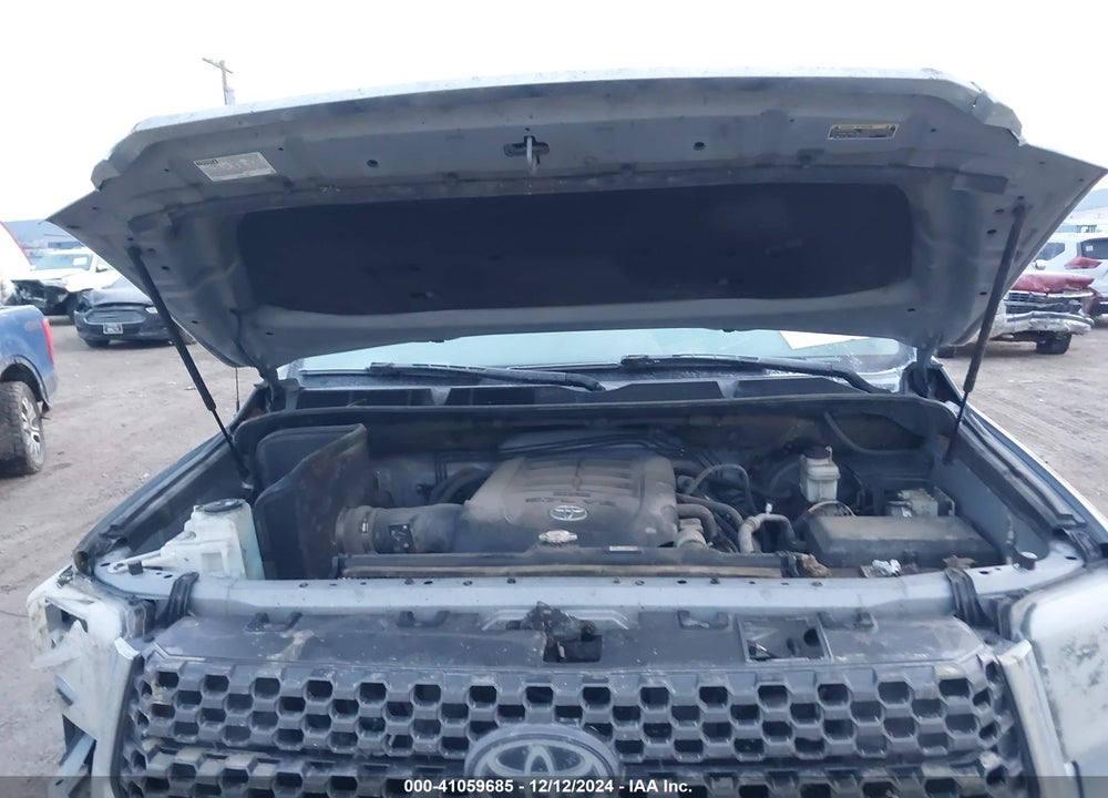2018 TOYOTA TUNDRA SR5 5.7L V8 VIN: 5TFDY5F17JX707192