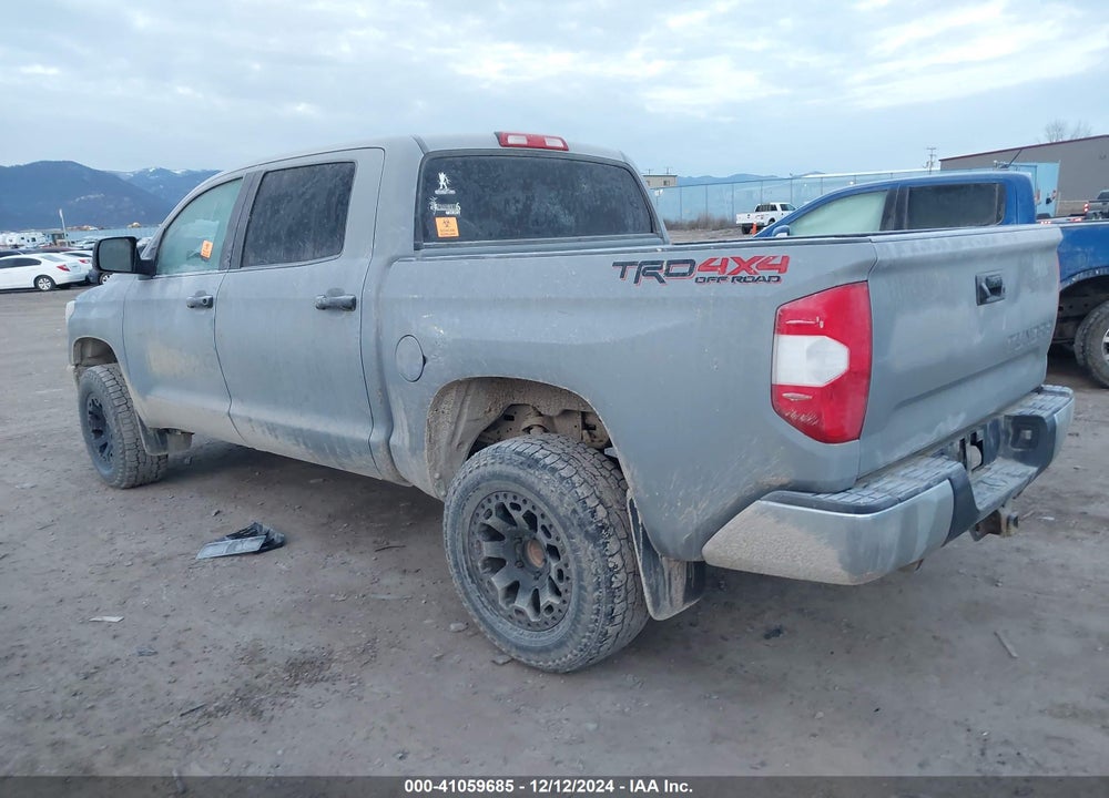 2018 TOYOTA TUNDRA SR5 5.7L V8 VIN: 5TFDY5F17JX707192