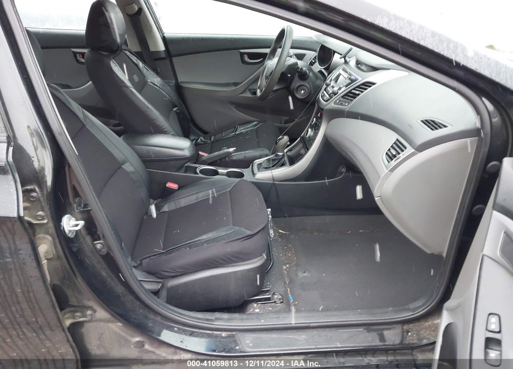 2015 HYUNDAI ELANTRA SE VIN: 5NPDH4AE9FH602581