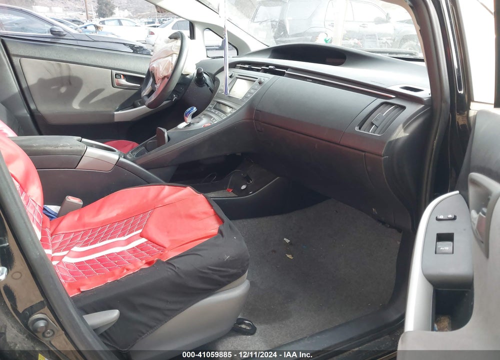 2014 TOYOTA PRIUS TWO VIN: JTDKN3DU6E1748455
