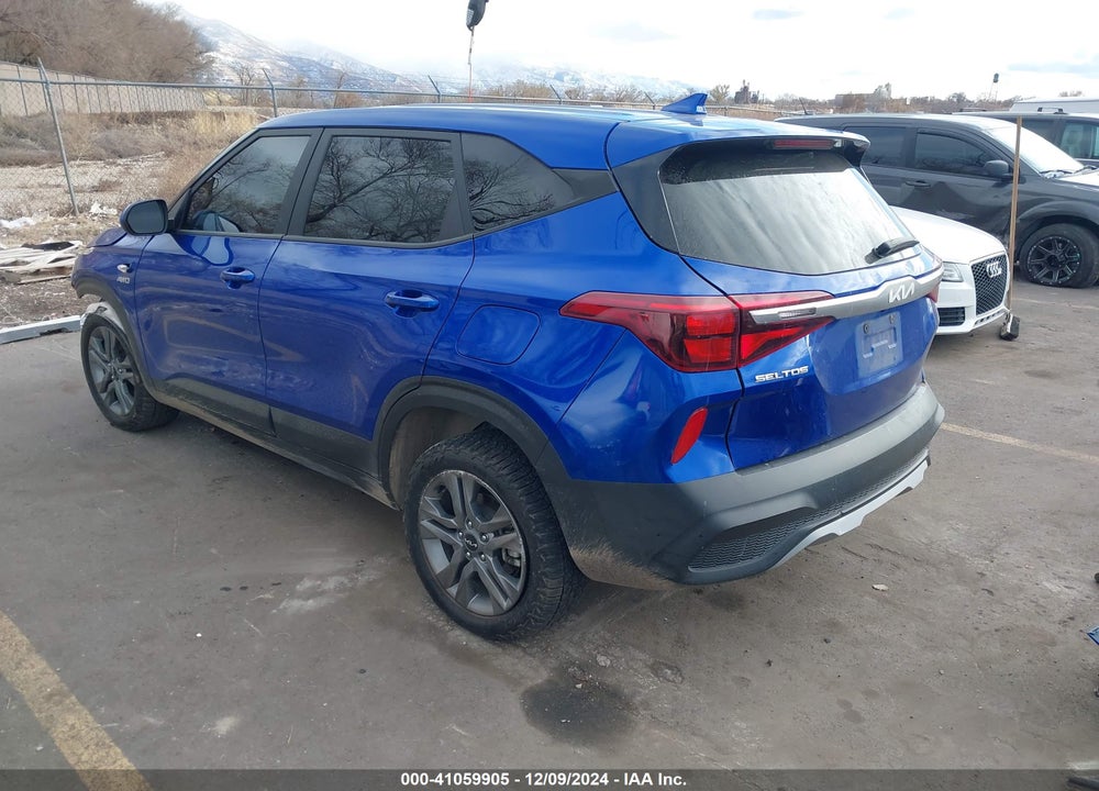 2022 KIA SELTOS LX VIN: KNDEPCAA3N7327761
