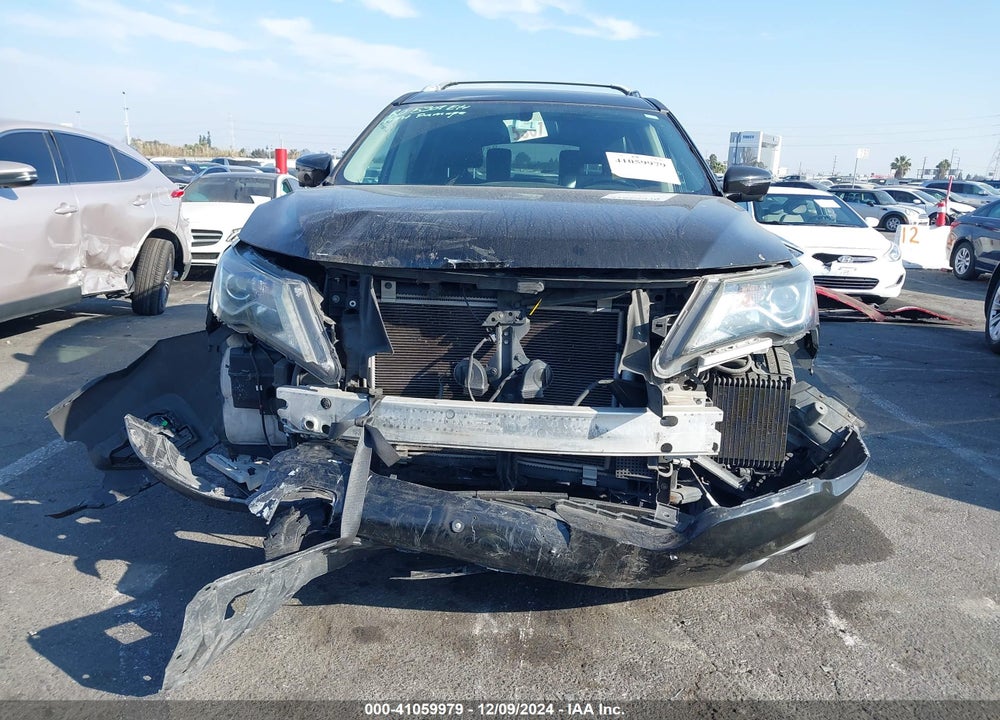 2018 NISSAN PATHFINDER PLATINUM VIN: 5N1DR2MNXJC649132