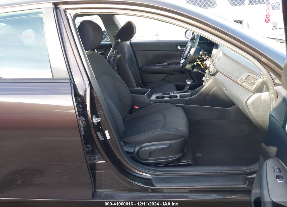 2018 KIA OPTIMA LX VIN: KNAGT4L37J5239548