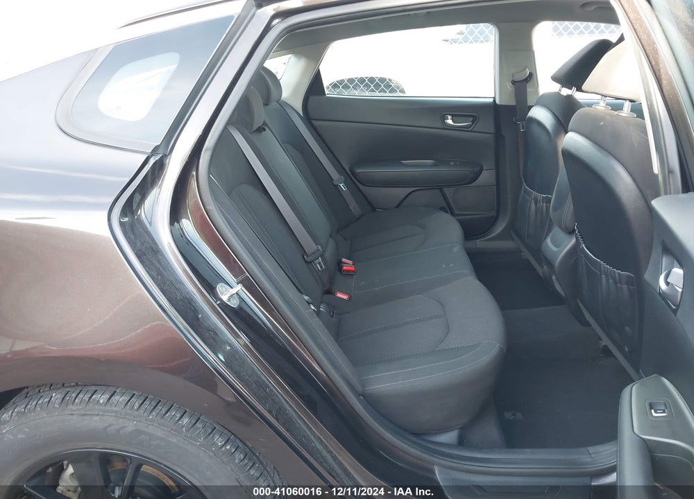 2018 KIA OPTIMA LX VIN: KNAGT4L37J5239548