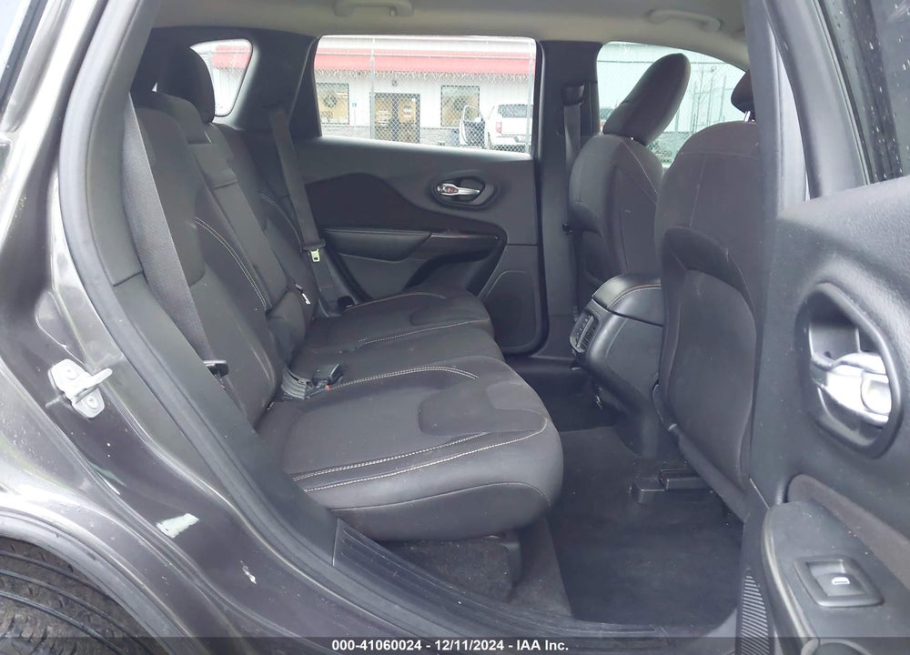 2015 JEEP CHEROKEE LATITUDE VIN: 1C4PJLCBXFW741613