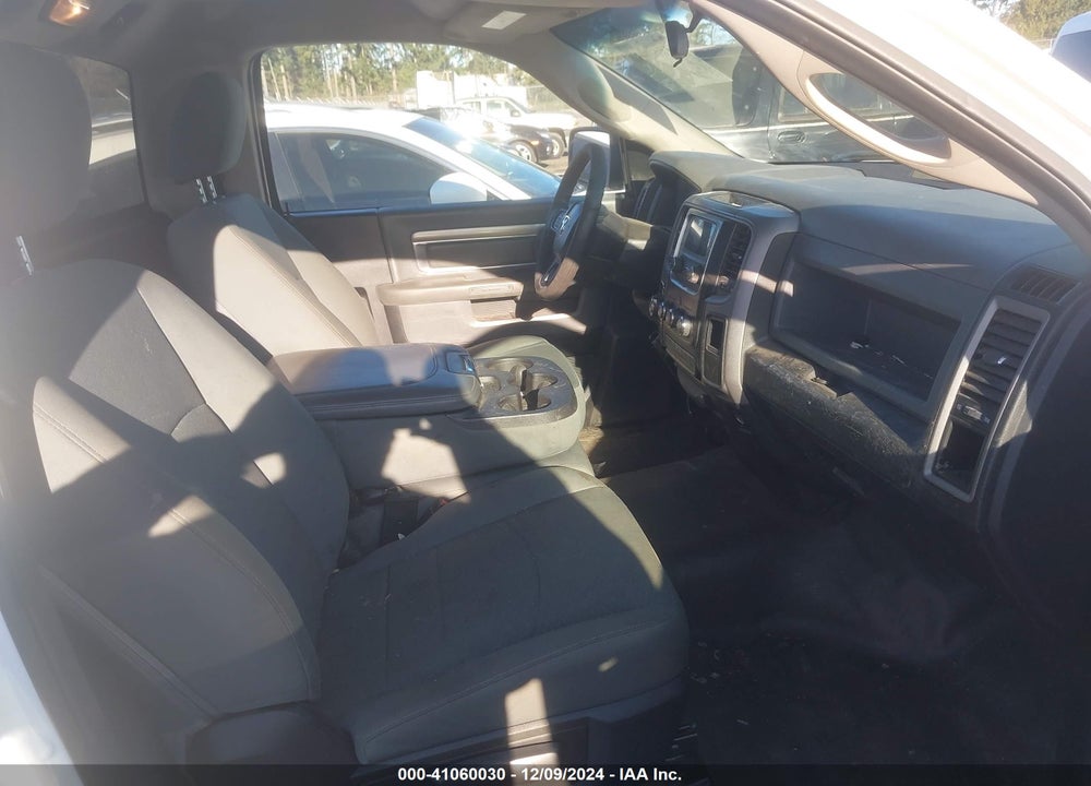 2017 RAM 1500 TRADESMAN 4X2 8' BOX VIN: 3C6JR6DT3HG704385
