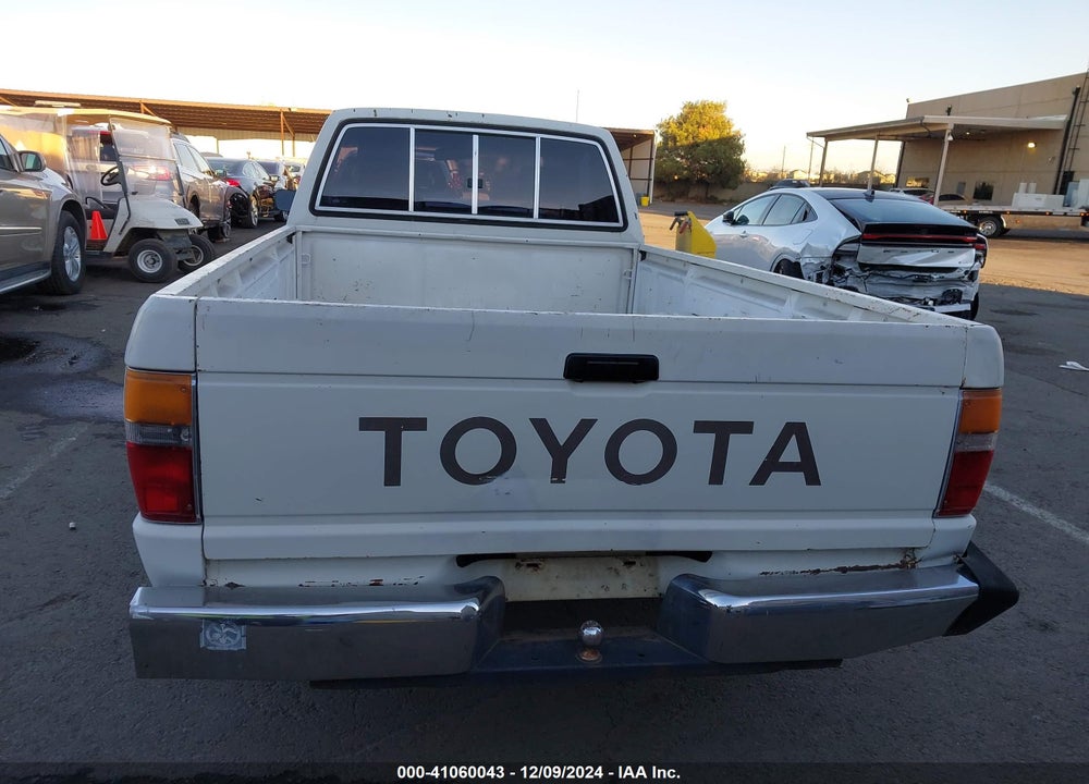 1986 TOYOTA PICKUP XTRACAB RN70 DLX VIN: JT4RN70D2G0024962