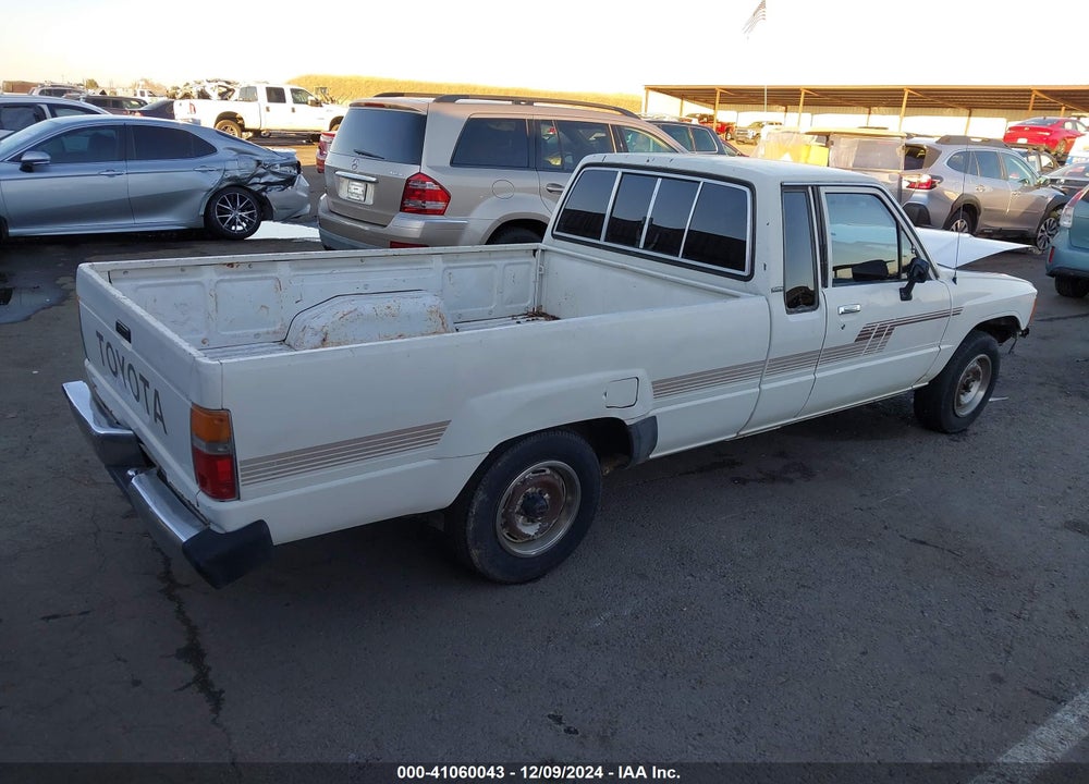 1986 TOYOTA PICKUP XTRACAB RN70 DLX VIN: JT4RN70D2G0024962