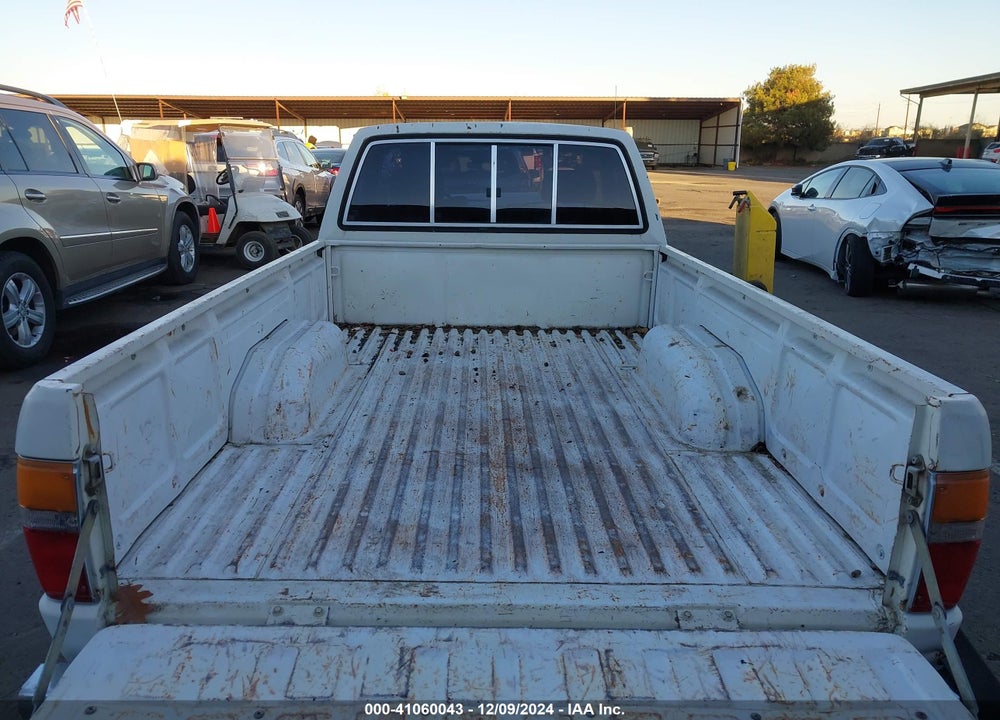 1986 TOYOTA PICKUP XTRACAB RN70 DLX VIN: JT4RN70D2G0024962