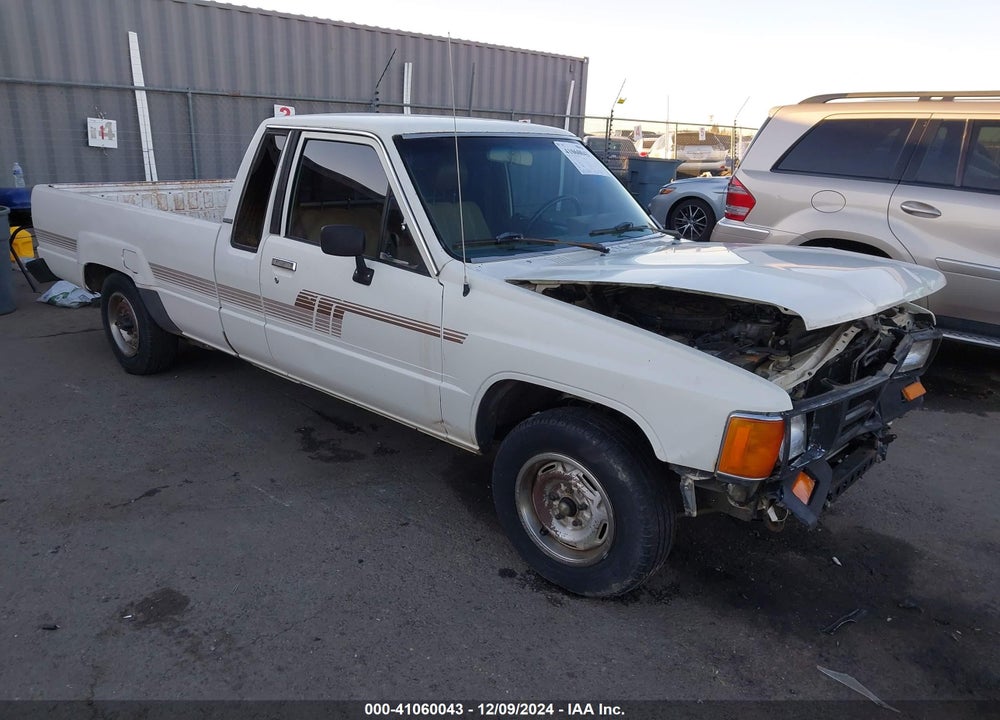 1986 TOYOTA PICKUP XTRACAB RN70 DLX VIN: JT4RN70D2G0024962