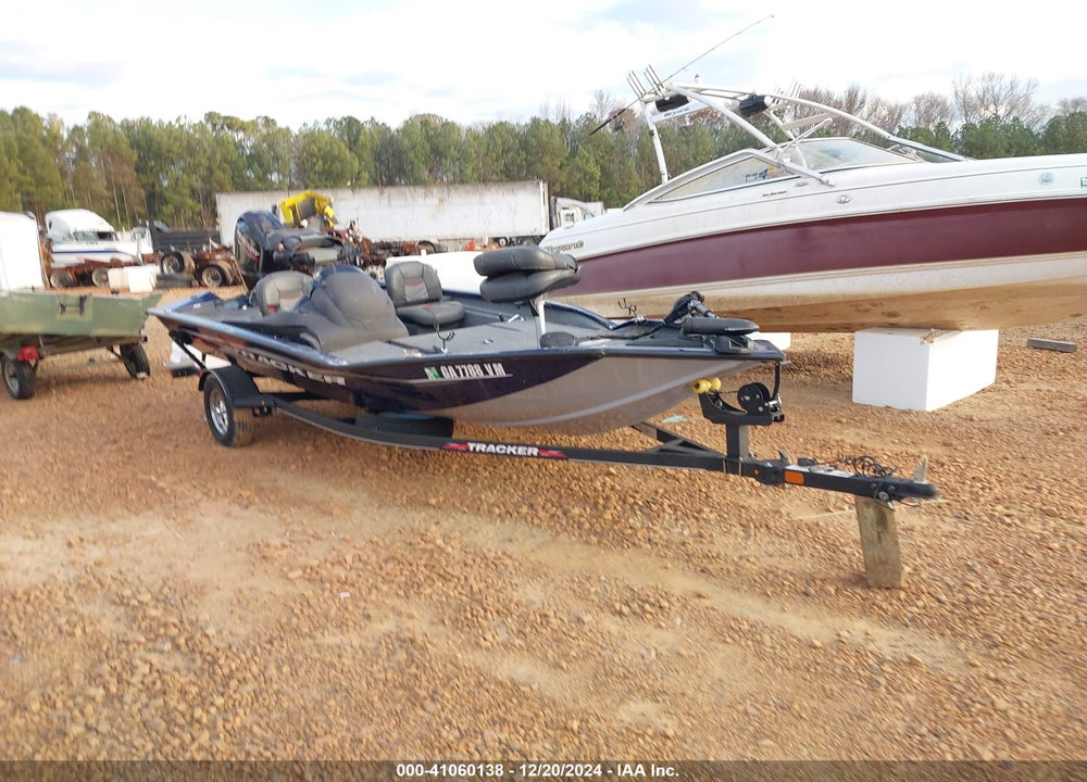 2021 TRACKER OTHER VIN: BUJ38083J021