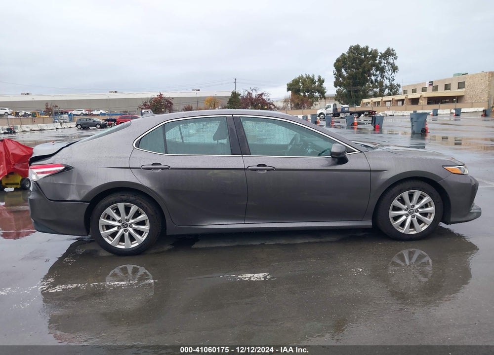 2019 TOYOTA CAMRY LE VIN: 4T1B11HK8KU759701